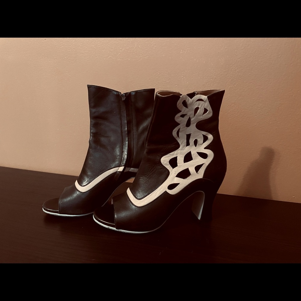 John Fluevog Miracles Bethsaida Boot Size 5.5